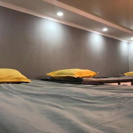 Flow Hostel Bishkek Bagian luar foto