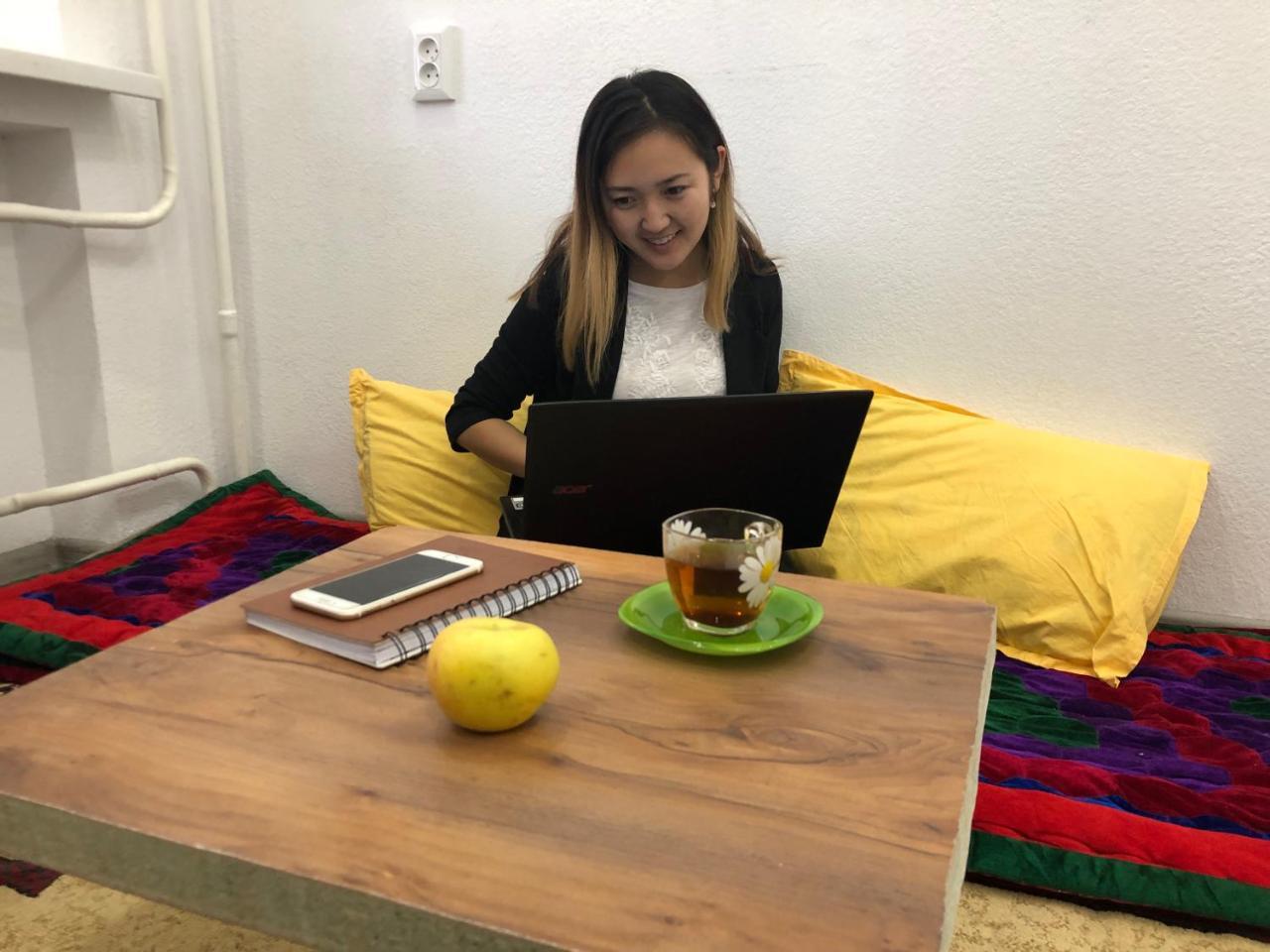 Flow Hostel Bishkek Bagian luar foto