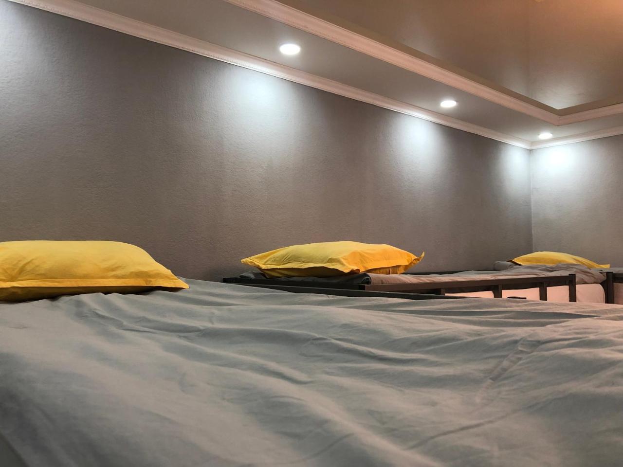 Flow Hostel Bishkek Bagian luar foto