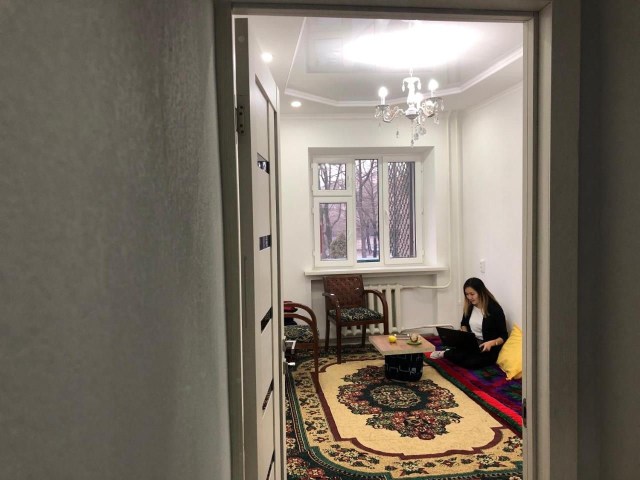 Flow Hostel Bishkek Bagian luar foto