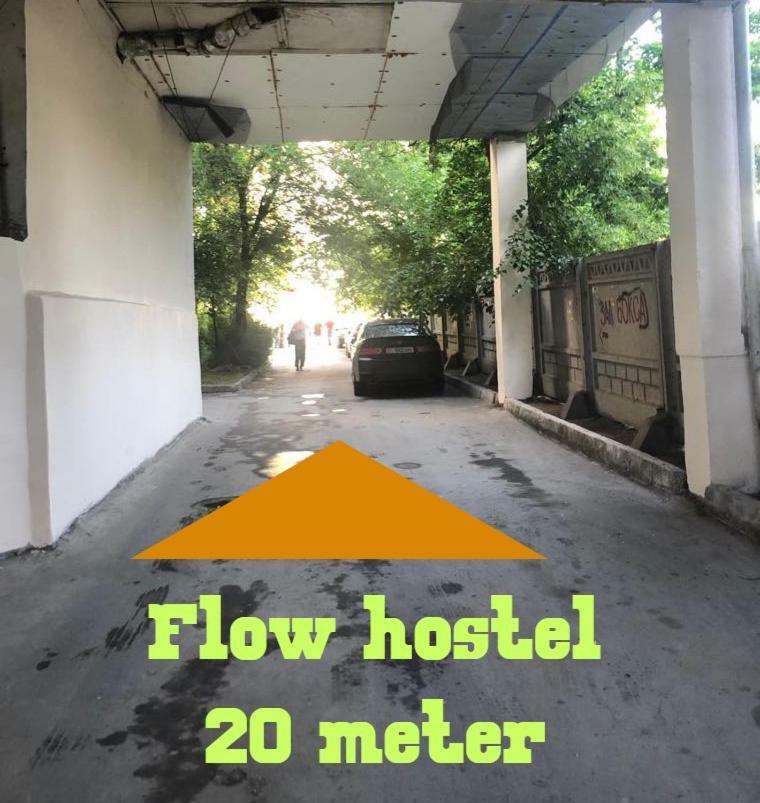 Flow Hostel Bishkek Bagian luar foto